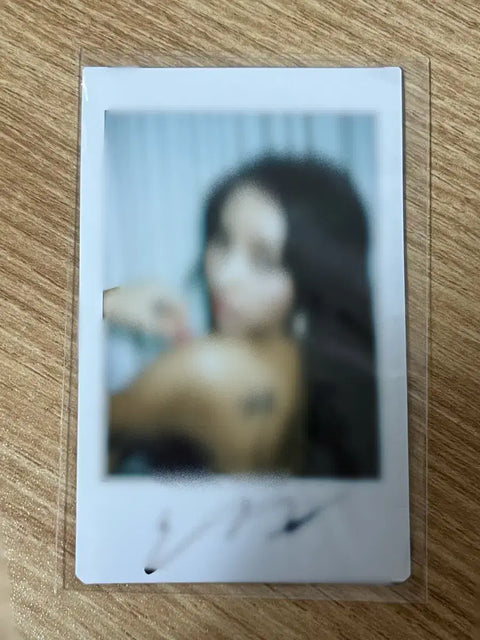 (G)I-DLE Soyeon signed polaroid