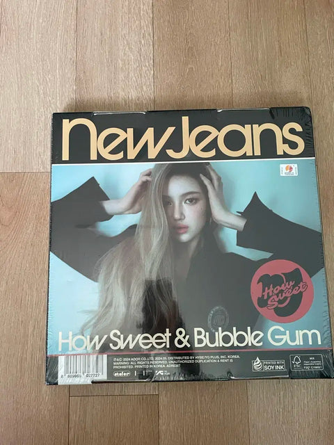 Selling NewJeans 'How Sweet' unopened album and merchandise.